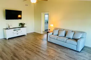 794 Marlin St, Bayou Vista, TX 77563 - Photo 3