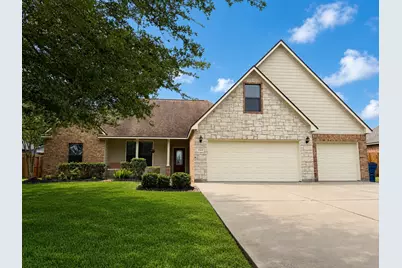 1448 S Bluebonnet Lane, Angleton, TX 77515 - Photo 1