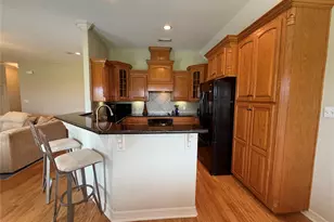 1448 S Blue Bonnet Ln, Angleton, TX 77515 - Photo 9