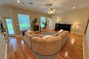 1448 S Blue Bonnet Ln, Angleton, TX 77515 - Photo 5