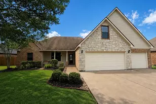 1448 S Blue Bonnet Ln, Angleton, TX 77515 - Photo 43