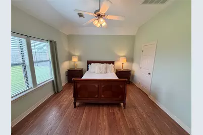 1448 S Bluebonnet Lane, Angleton, TX 77515 - Photo 23