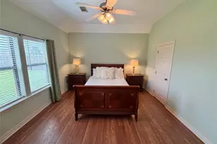 1448 S Blue Bonnet Ln, Angleton, TX 77515 - Photo 23