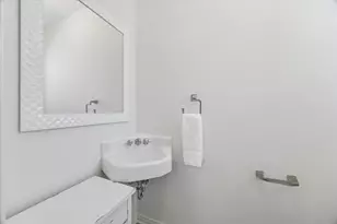 7902 Windswept Ln, Houston, TX 77063 - Photo 17