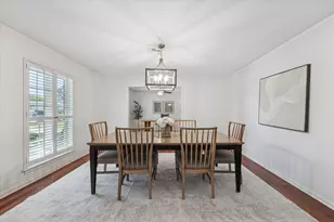 7902 Windswept Ln, Houston, TX 77063 - Photo 9