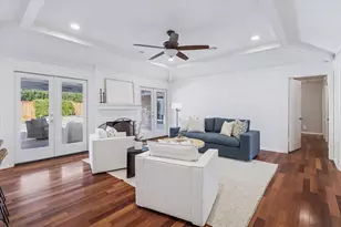 7902 Windswept Ln, Houston, TX 77063 - Photo 7