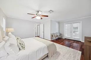 7902 Windswept Ln, Houston, TX 77063 - Photo 19