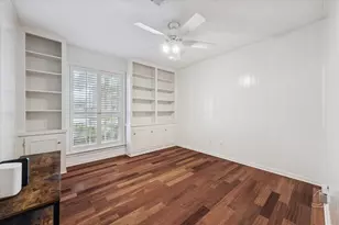 7902 Windswept Ln, Houston, TX 77063 - Photo 23