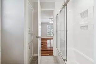 7902 Windswept Ln, Houston, TX 77063 - Photo 25