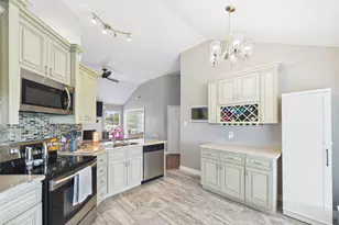 8403 Lazy Brook Ln, La Porte, TX 77571 - Photo 17