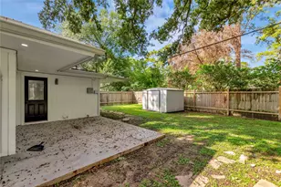 1726 Peer Dr, Houston, TX 77043 - Photo 11