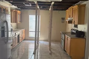 12807 Crow Valley Ln, Houston, TX 77099 - Photo 7