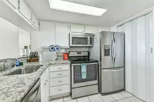 7310 Seawall Blvd, Galveston, TX 77551 - Photo 19