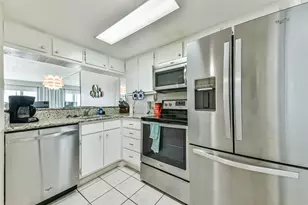 7310 Seawall Blvd, Galveston, TX 77551 - Photo 17