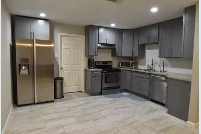 715 E 43rd Street, Houston, TX 77022 - Photo 5