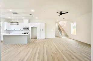 8803 Hollywood Garden Ln, Houston, TX 77080 - Photo 3