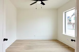 8803 Hollywood Garden Ln, Houston, TX 77080 - Photo 3