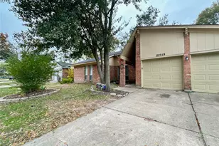 22319 Meadowgate Dr, Spring, TX 77373 - Photo 17