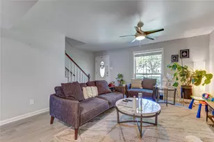 10372 Briar Forest Dr, Houston, TX 77042 - Photo 7