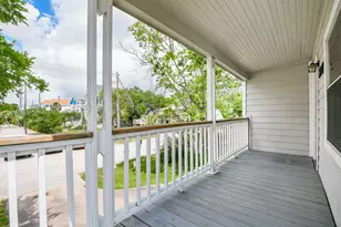 704 6th St, Kemah, TX 77565 - Photo 3