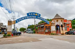 704 6th St, Kemah, TX 77565 - Photo 33