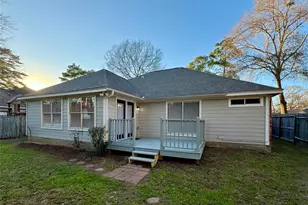 4006 Hunnington Dr, Conroe, TX 77303 - Photo 11