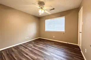 4006 Hunnington Dr, Conroe, TX 77303 - Photo 31