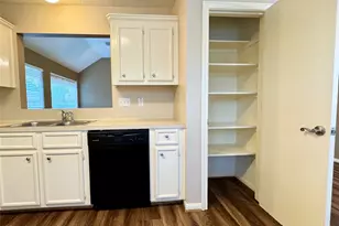 4006 Hunnington Dr, Conroe, TX 77303 - Photo 17