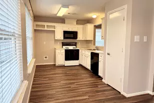 4006 Hunnington Dr, Conroe, TX 77303 - Photo 15