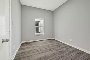 304 Bolden St, Houston, TX 77029 - Photo 9