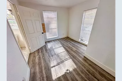 2555 Pierce Street, Beaumont, TX 77703 - Photo 3