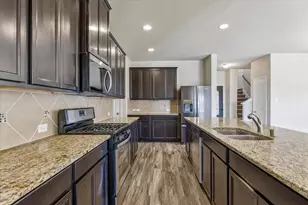 9306 Rustic Bay Ct, Cypress, TX 77433 - Photo 5