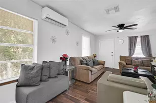 10526 Palestine St, Jacinto City, TX 77029 - Photo 9