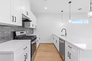 8403 Sunnyhill St, Houston, TX 77088 - Photo 21