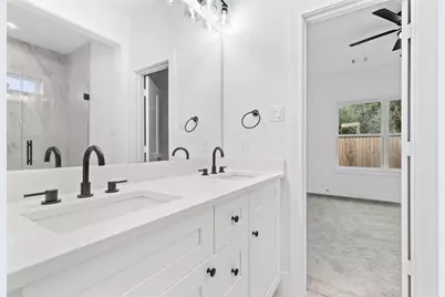 8403 Sunnyhill Street, Houston, TX 77088 - Photo 9