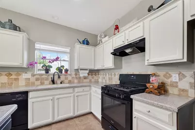 915 Highland Woods Drive, Highlands, TX 77562 - Photo 17