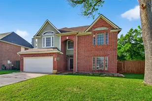 915 Highland Woods Dr, Highlands, TX 77562 - Photo 3