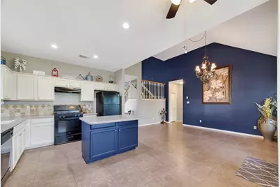 915 Highland Woods Drive, Highlands, TX 77562 - Photo 15