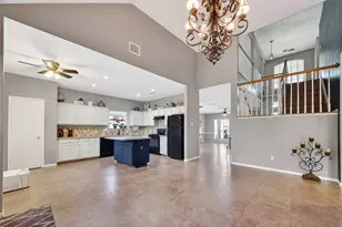 915 Highland Woods Dr, Highlands, TX 77562 - Photo 11