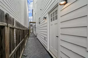 329 N Nagle St, Houston, TX 77003 - Photo 47