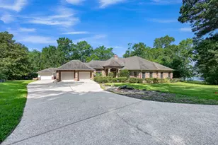 13777 Pkwy Manor Dr, Willis, TX 77318 - Photo 1