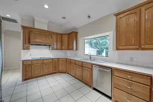 13777 Pkwy Manor Dr, Willis, TX 77318 - Photo 17