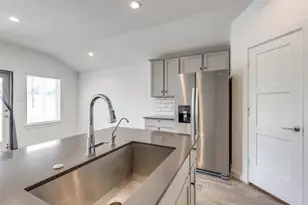 14219 Black Cyn Ln, Conroe, TX 77384 - Photo 11