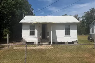 1510 W Talmage St Bypass, Alvin, TX 77511 - Photo 1