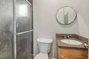 1555 Birdsall St, Houston, TX 77007 - Photo 9