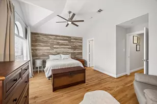 8715 Meadowcroft Dr, Houston, TX 77063 - Photo 17