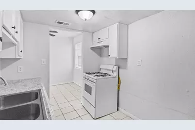 9706 Farragut Street, Houston, TX 77078 - Photo 5