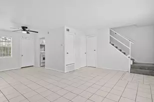 9706 Farragut St, Houston, TX 77078 - Photo 3