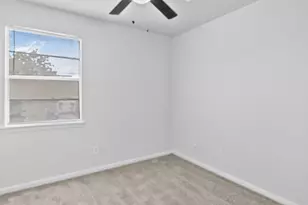 9706 Farragut St, Houston, TX 77078 - Photo 13