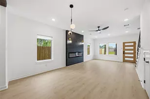 8205 Safebuy St, Houston, TX 77028 - Photo 7